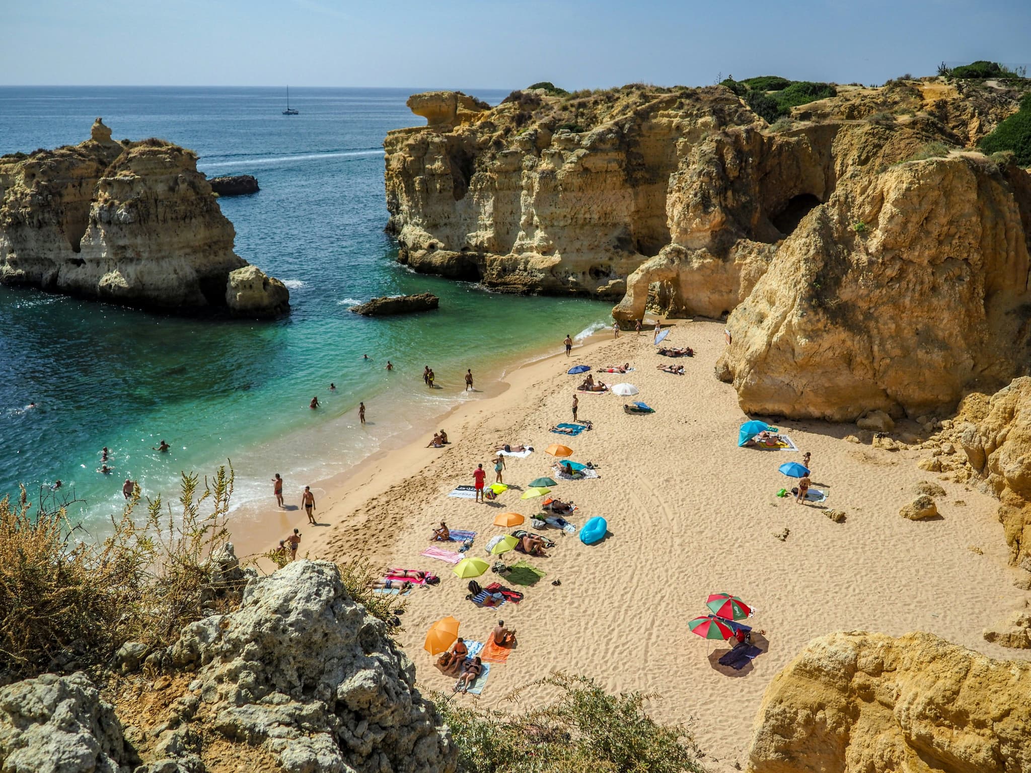 Algarve coast cliffs, beach and turqoise water
