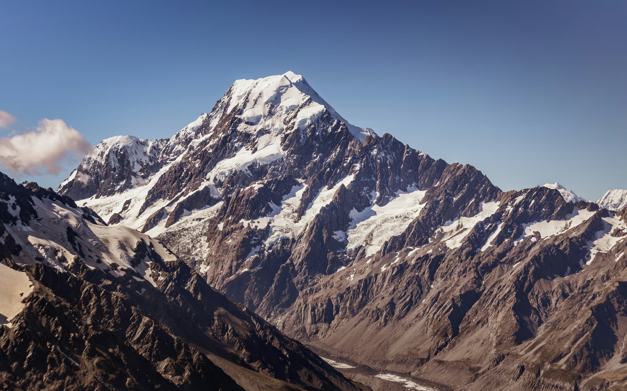 Aoraki Mount Cook top of a snowy cliff