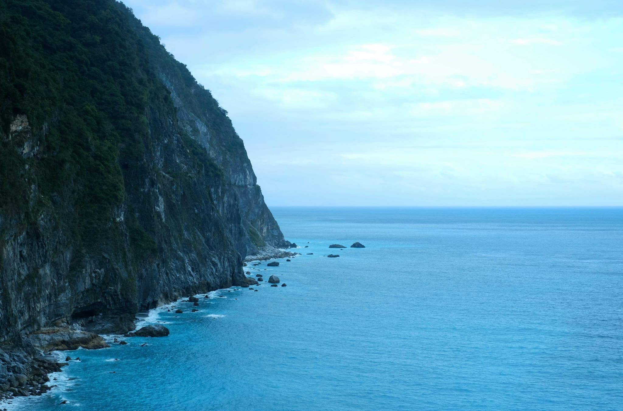The Qingshui Cliffs dropping into the turquoise Pacific in Taroko National Park