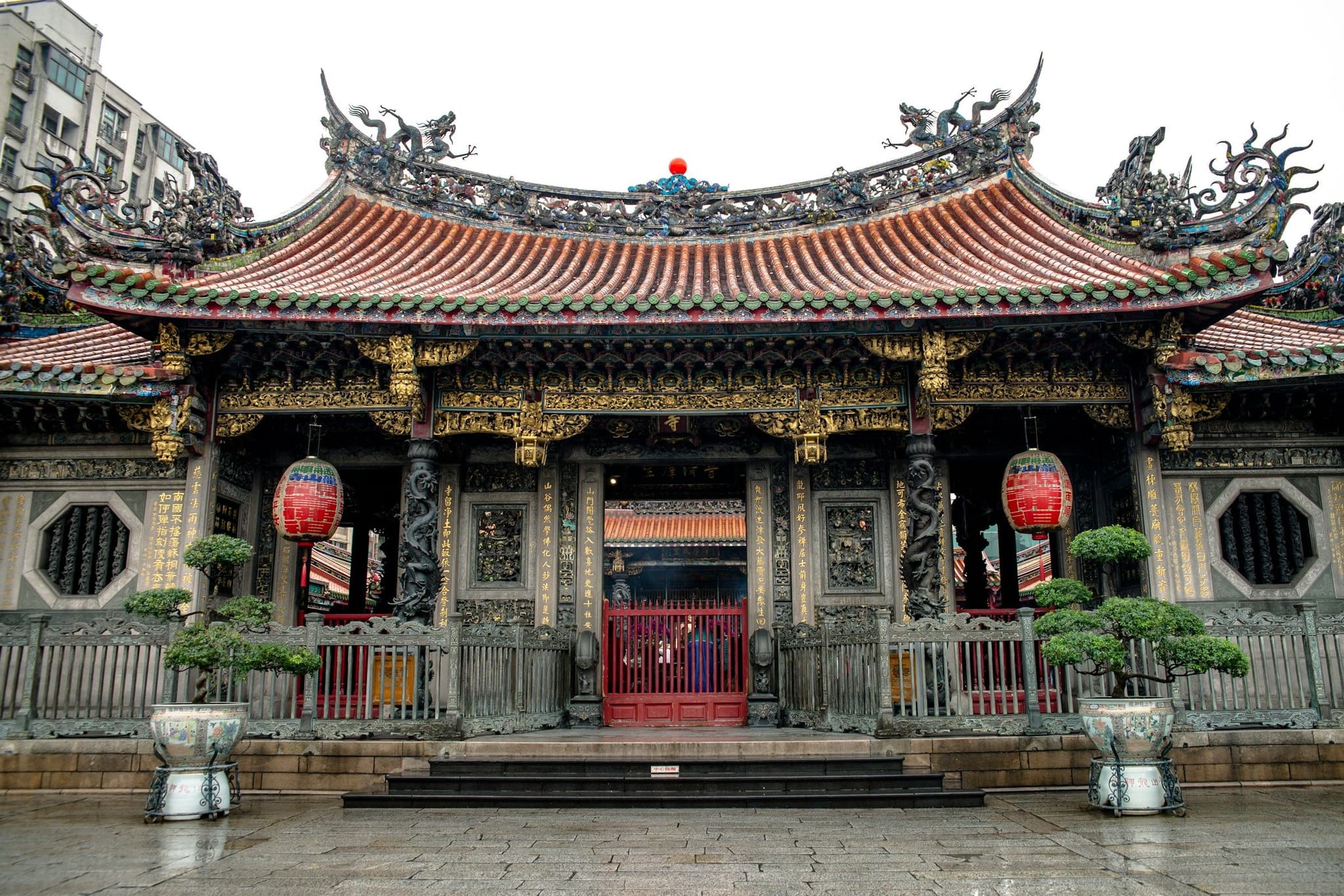 The red roofs of Longshan Temple in Wanhua, Taipei