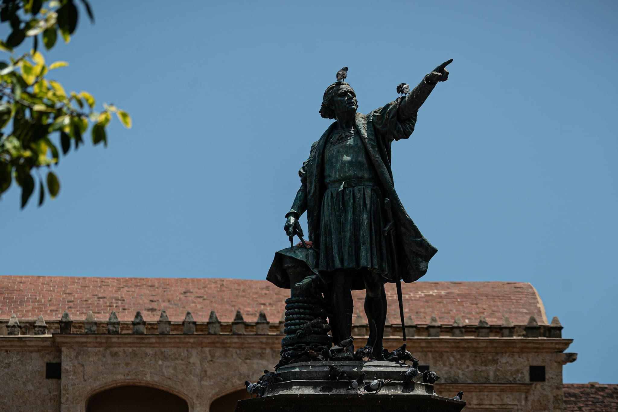 The bronze statue of Christopher Columbus pointing north in Santo Domingo's Ciudad Colonial