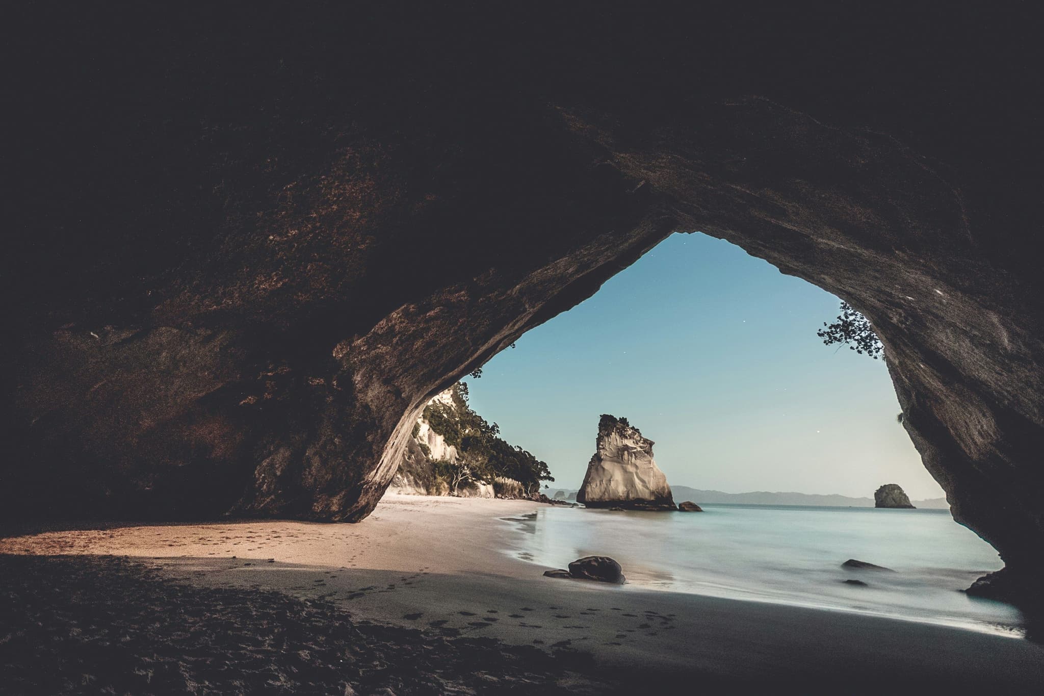 Mautohe Cathedral Cove beach with cave