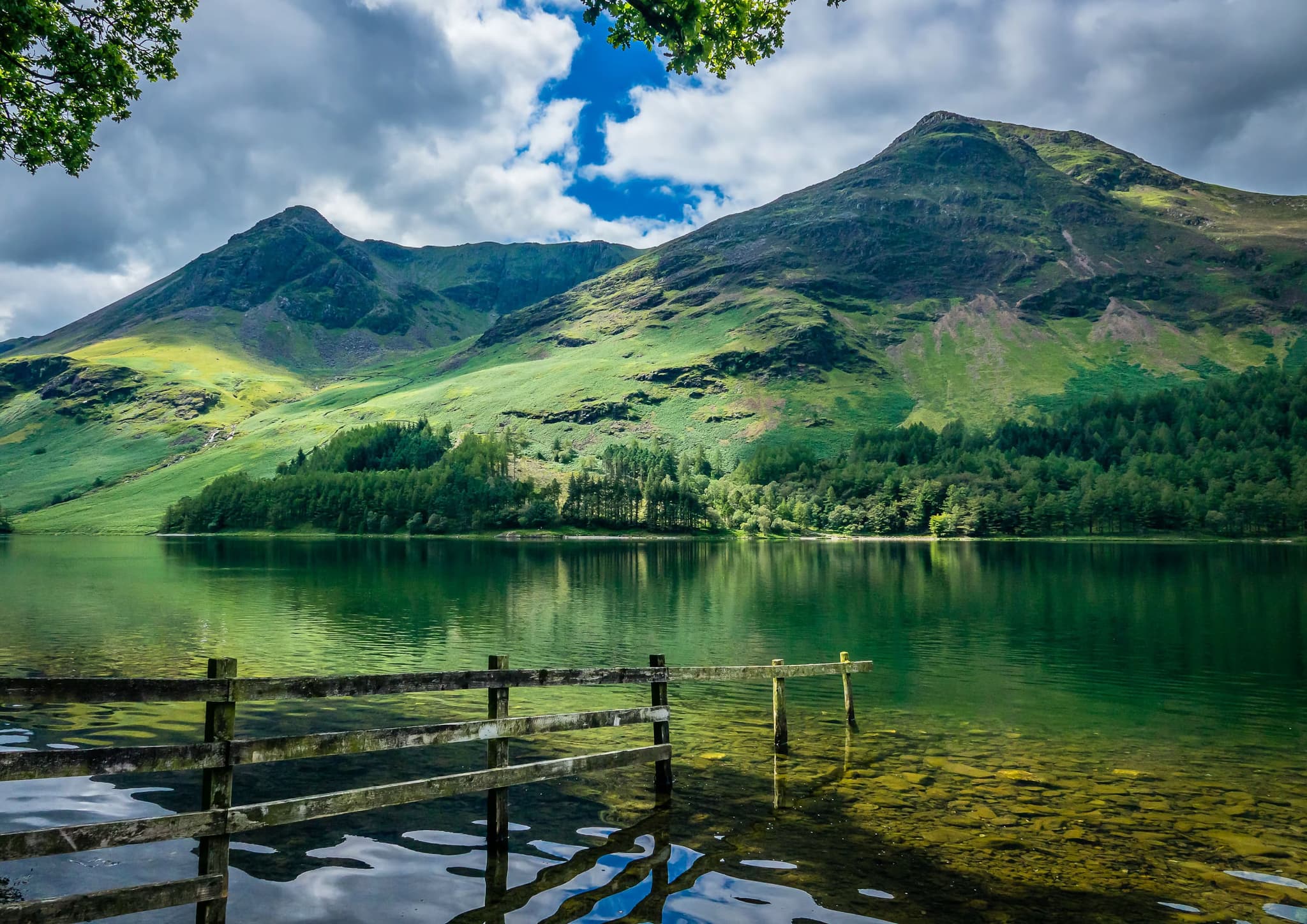 lake and green miuntains