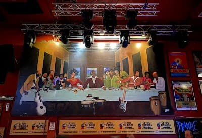 La Topa Tolondra Nightclub