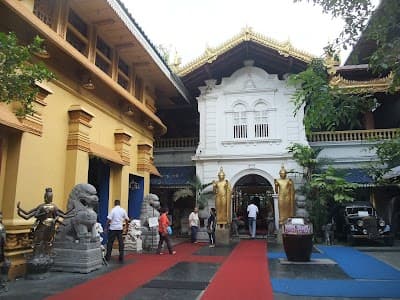Gangaramaya Temple