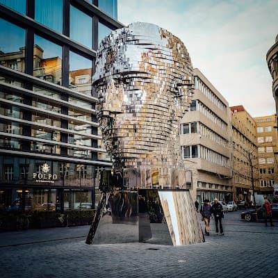 Franz Kafka - Rotating Head by David Cerny