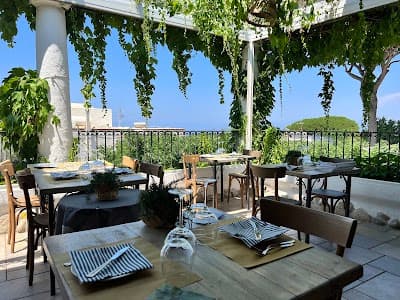 Columbus Capri Bar Ristorante